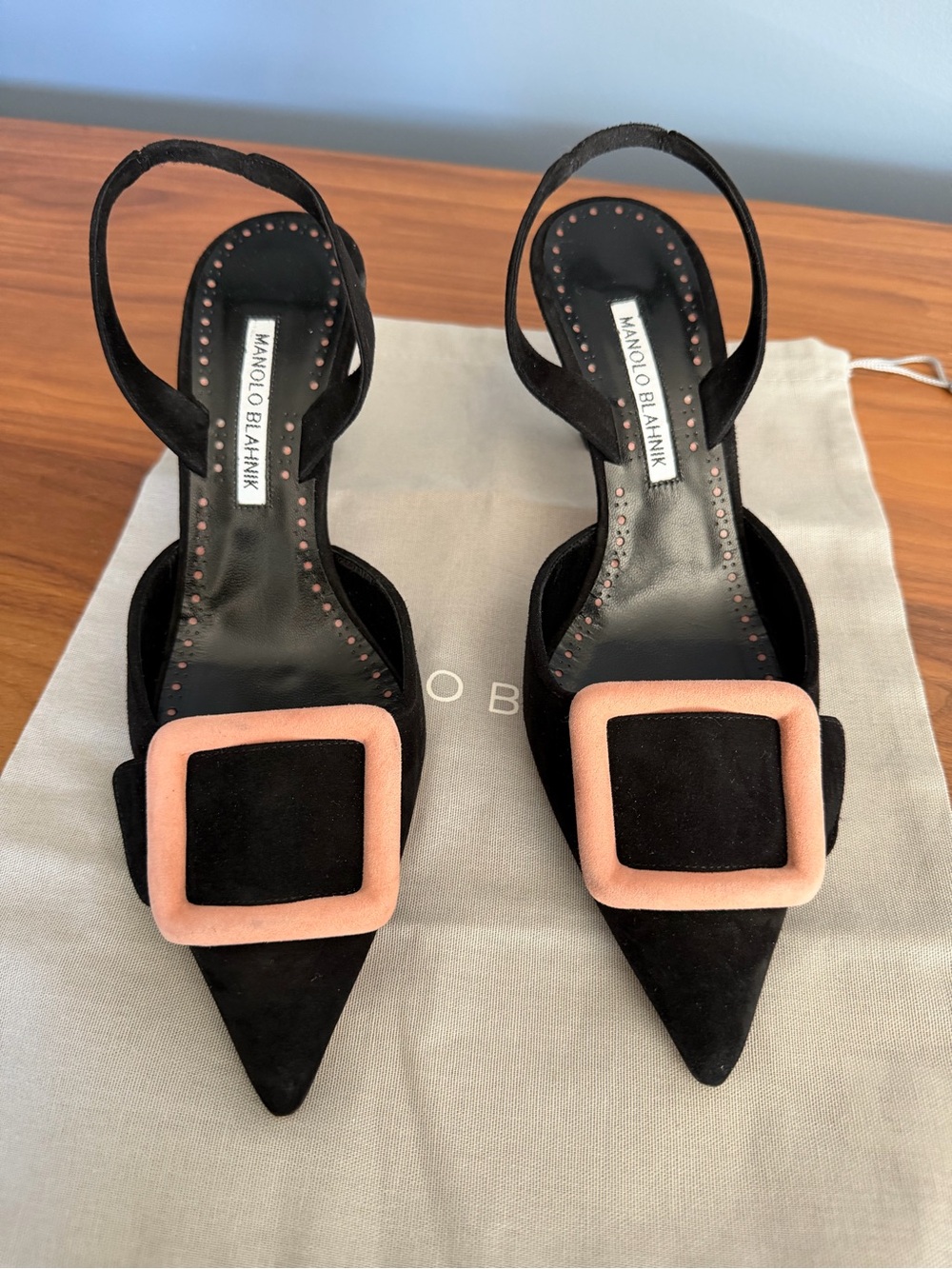 Manolo Blahnik Maysli Black Suede/Blush Pink Buckle SZ 38